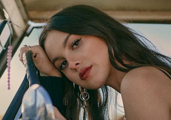 Wawancara Eksklusif Olivia Rodrigo: Gue Tumbuh di Era Cuma Sedikit Cewek yang Bawain Musik Rock, dan Itu Bikin Gue Terpacu