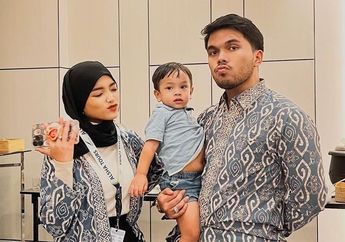 Sifat Asli Sang Kekasih Terbongkar, Thariq Halilintar Tertegun Fuji Rela Lakukan Hal Ini Saat Umrah: Malu Aja, Dia Udah Nyelonong Sendiri