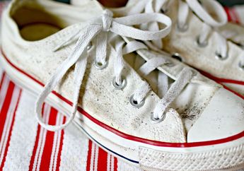 Ikuti Langkah-Langkah Berikut untuk Mencuci Sepatu Kanvas dengan Aman, Baik dengan Mesin Cuci maupun Tangan