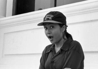 Innalillahi Wa Inna Ilaihi Rojiun, Sempat Ketakuatan Bakal Diajak Meninggal Dunia oleh Sahabatnya, Artis Ini Bikin Dunia Hiburan Indonesia Berduka, Puluhan Pelayat Sambangi Rumahnya