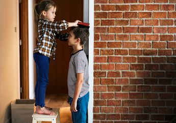 Penasaran Apakah Tumbuh Kembang Anak Berjalan Baik? Yuk Pantau Melalui Kalkulator IMT dari Nakita.id