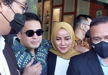 Nah Loh! Tertangkap Kamera Cium Mesra Pasca Sidang Mediasi, Olla Ramlan dan Aufar Hutapea Sepakat untuk Berpisah Baik-baik