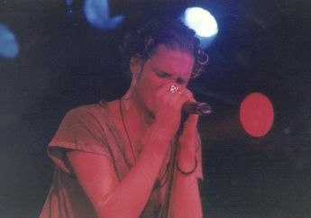 3 Lagu yang Didedikasikan untuk Vokalis Grunge yang Sudah Meninggal