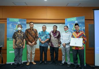 Schneider Electric Serahkan Solar Inverter ke Universitas Sriwijaya