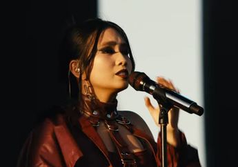 NIKI Ungkap Alasan Bawain Lagu 'Sempurna' Saat Manggung di Coachella