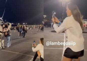 Heboh Video Luna Maya Dimintai Tolong Ambil Foto oleh Dua Orang ARMY di Las Vegas, Netizen: Artis Indonesia Gak Dikenali oleh Orang Luar