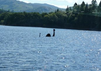 Misteri Monster Loch Ness: Reptil Prasejarah atau Penis Paus?