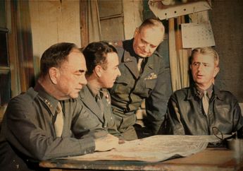 Sang Pelayan Perlente