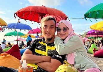 Kehidupan Sang Mantan Suami dan Istri Barunya Makin Moncer, Okie Agustina Koar-koar Sindir Soal Musuh dalam Selimut: 'Nusuk di Belakang'