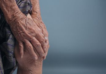 Bisa Lancar Silaturahmi ke Banyak Rumah Saudara Tanpa Khawatir Nyeri Lutut, Cukup Gunakan Bahan Alami Ini 10 Menit Langsung Sembuh Tanpa Repot Bawa Obat Kemana-mana