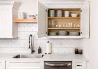 Kurangi Jumlah Kabinet atau Lemari Atas untuk mengurangi Kekacauan di Dapur, Ikuti Tips Berikut Ini!