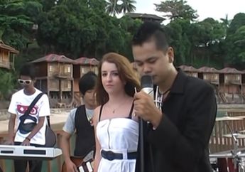 Setelah 10 Tahun, Akhirnya Sosok Cewek Bule yang Ada di Video Klip Kufaku Terungkap
