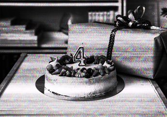 Bau Ikan Busuk dan Kehidupan Si Kembar