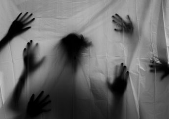 Pasang CCTV Demi Lihat Hantu, Pria Ini Malah Temukan Penampakan yang Tak Kalah Bikin Jantungan