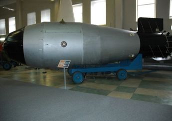 Ketika Rusia Pamerkan Tsar Bomba, Bom Paling Kuat yang Pernah Diledakkan, 700 Kali Lebih Kuat dari 2 Bom Atom yang Jatuh di Nagasaki dan Hiroshima