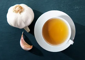 Minum Teh Bawang Putih Bisa Berikan 5 Khasiat Ini Buat Kesehatan Lho!