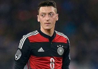 Kunjungi Indonesia, Mesut Ozil Langsung Cobain Rendang Sampai Tempe