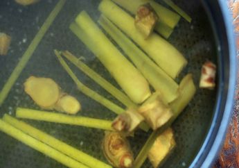 Wajib Banget Dicoba! Cuma Mandi dengan Air Rebusan Serai Sebelum Tidur, Jangan Kaget Dengan Perubahan di Pagi Hari