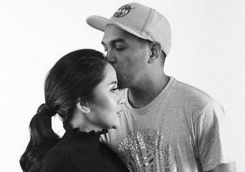 Mendiang Glenn Fredly Ajak Mutia Ayu Dansa Tiap Hari