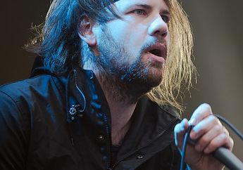 3 Rekomendasi Lagu Metal yang Mengubah Hidup Vokalis Beartooth, Caleb Shomo!