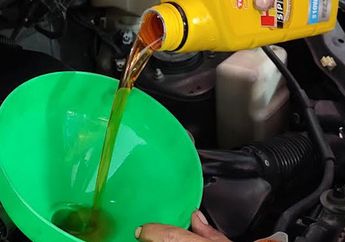Daihatsu Ayla Mau Ganti Oli Mesin, Harga Per Liternya Ada yang Rp80 Ribuan
