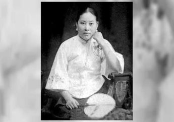 Berdiri dengan Tenang di Tempat Kejadian Perkara, Shi Jianqiao Meminta Maaf Karena Cipratkan Darah di Dinding Kuil, Sampai Sekarang Dia Justru Tidak Dihukum Bahkan Dianggap Pahlawan