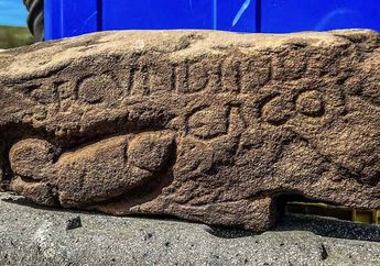 Batu Bergambar Penis Romawi Kuno Ditemukan di Dekat Tembok Hadrian