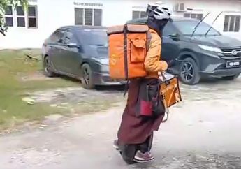 Viral Kurir Shopee Xpress Antar Barang Pakai Uniwheel, Netizen: Mungkin Orang Kaya yang Lagi Gabut