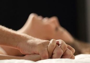 Pria Ini Cuma Bisa Pasrah Saat Tahu Istrinya telah Berhubungan Intim dengan Kakak Ipar di Hari Pernikahannya