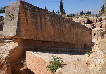 Batu Raksasa di Libanon: Bagaimana Orang Romawi Mengangkatnya?