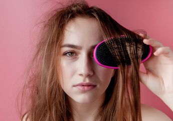 4 Kebiasaan Sehari-hari Bikin Rambut Cepat Lepek, Stop Melakukannya!