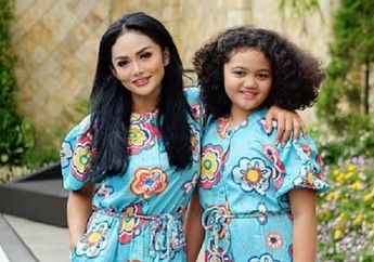 Ayahnya Pengusaha Tajir Asal Timor Leste dan Ibunya Anggota DPR RI, Amora Diguyur Fasilitas Mewah, Intip Koleksi Sepatu Branded Seharga Jutaan Rupiah Miliknya