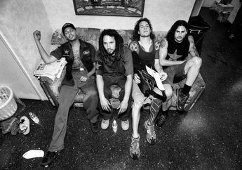 Kesal dengan Calo, 3 Band Rock Ini Punya Cara Jitu Buat 'Ngusir' Calo dari Konser Mereka