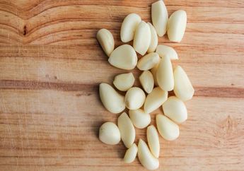 Setengah Tahun Bakal Awet, Kalau Simpan Bawang Putih Kupas dengan Trik Ini, Emak-emak Bisa Irit Uang Belanja