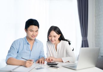Sering Dibebankan pada Istri, Mengatur Keuangan Rumah Tangga Sebenarnya Tugas Siapa?
