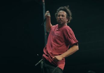 Viral Video Zack De La Rocha Alami Cedera Kaki Tapi Tetap Tampil Bareng Rage Against The Machine!
