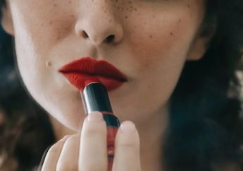 5 Arti kedutan Bibir Atas menurut Primbon Jawa, Konon Akan Dapat Rezeki Tak Terduga