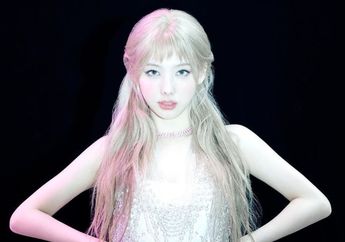 Bikin Pangling, Nayeon TWICE Pakai Poni di Cover Majalah Dazed Korea
