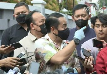 Rumah Ferdy Sambo Dipenuhi Polisi Tanpa Seragam, Begini Alasan Pengacara Keluarga Brigadir Yosua Cuma Boleh Tunggu di Luar, Foto Prarekon Juga dari Jauh