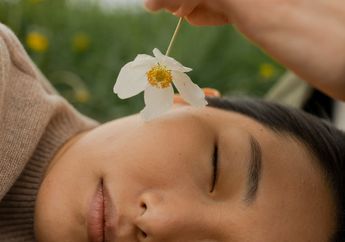 Pertanda Akan Dilamar Kekasih Tercinta, Inilah Arti Kedutan di Hidung Menurut Primbon Jawa