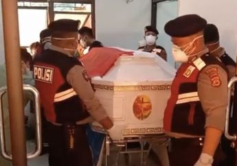 'Jangan Cuma Jargon!' Begini Alasan Keluarga Minta Organ Intim Brigadir J Diperiksa Saat Autopsi Ulang, Ini Foto Peti Jenazah Yosua Berbalut Bendera Merah Putih