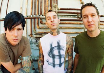 Akun Blink-182 Hapus Semua Foto di Instagram, Kode Tom DeLonge Bakal Balik Nih?