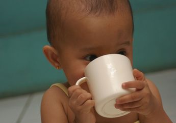 Moms Bisa Coba Cara Ini untuk Atasi Anak Kurus Tidak Mau Minum Susu