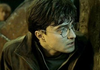 Daniel Radcliffe Ungkap Kalau Dirinya Panik Waktu Nggak Sengaja Lewat Toko Harry Potter: Takut Ada yang Ngeh