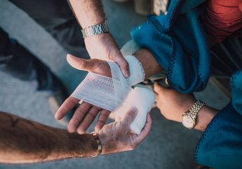 Hati-hati! Bakal Ada Peristiwa Kurang Baik dalam Hidup, Inilah 5 Tafsir Mimpi Tangan Terluka Menurut Primbon Jawa