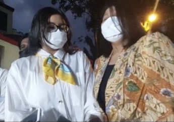 Lihat Istri Irjen Ferdy Sambo Nangis-nangis Muncul ke Publik, Keluarga Brigadir J Akui Punya Satu Permintaan ke Putri Candrawathi: yang Saya Tunggu-tunggu