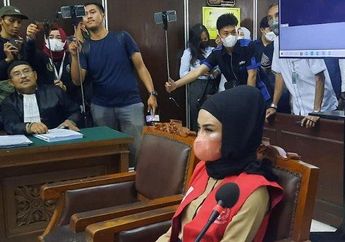 Ditahan Atas Kasus Pengancaman Uci Flowdea, Medina Zein Dituntut 1 Tahun 6 Bulan Penjara