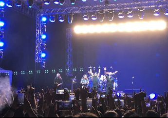 Konser di Solo, Dream Theater Suguhkan Visual ‘Pemandangan dari Puncak Dunia’ dengan Epik!