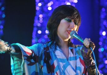 Terinspirasi dari Hits Viral ‘Beggin’ dan Insiden Kebakaran, Yeah Yeah Yeahs Lepas Single ‘Burning’