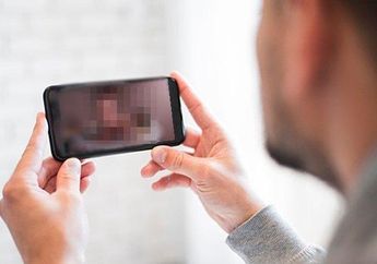 Sebar Video hingga Ratusan Foto Syur Mantan Pacar, Pria Ini Beralasan Sakit Hati Tak Terima Diputus